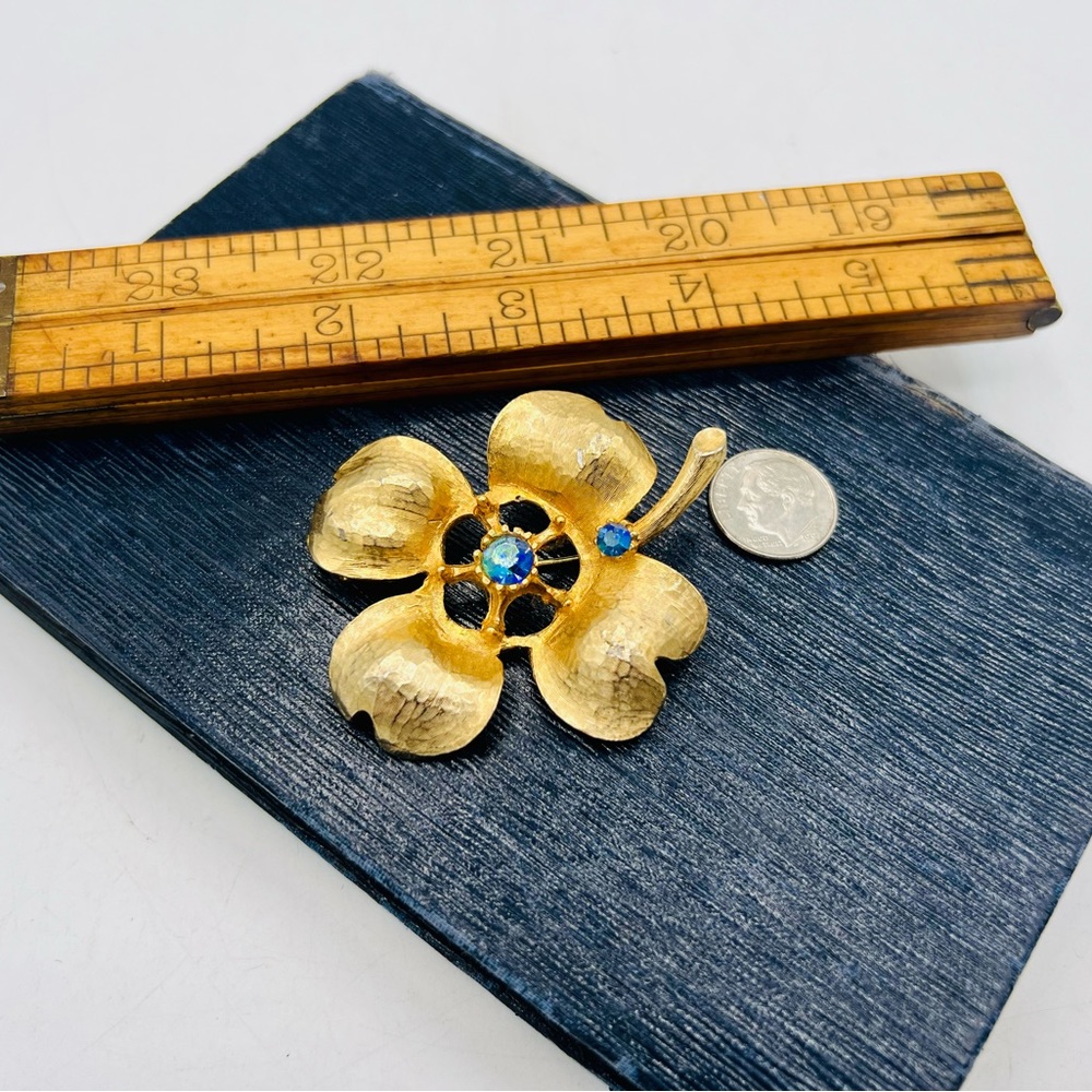Vintage EXPAN signed textured gold tone clover brooch pin AB rhinestones